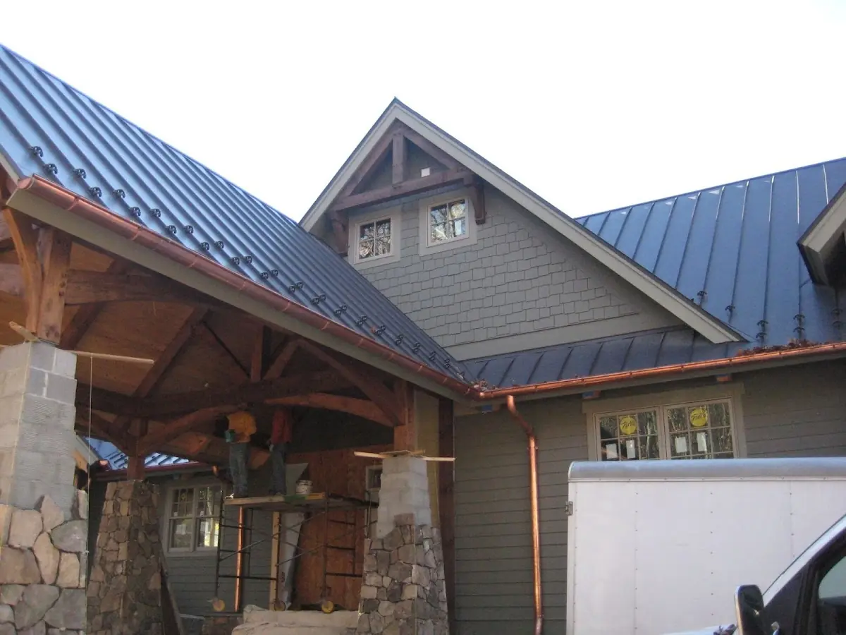 Craftsman Roofing team delivering quality roofing work in Cloverleaf Farm Estates